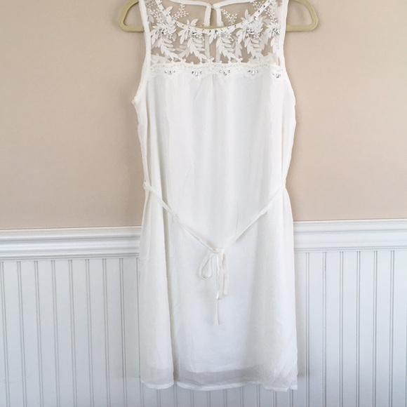 White Lace Dress - Picture 3 of 4